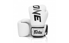 Боксерские перчатки Fairtex One ChampionShip white 16 oz Боксерские перчатки Fairtex One ChampionShip white 16 oz